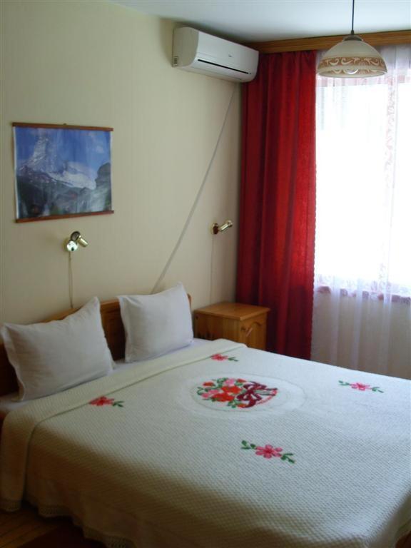 Guest House Villa Katty Balcic Exterior foto