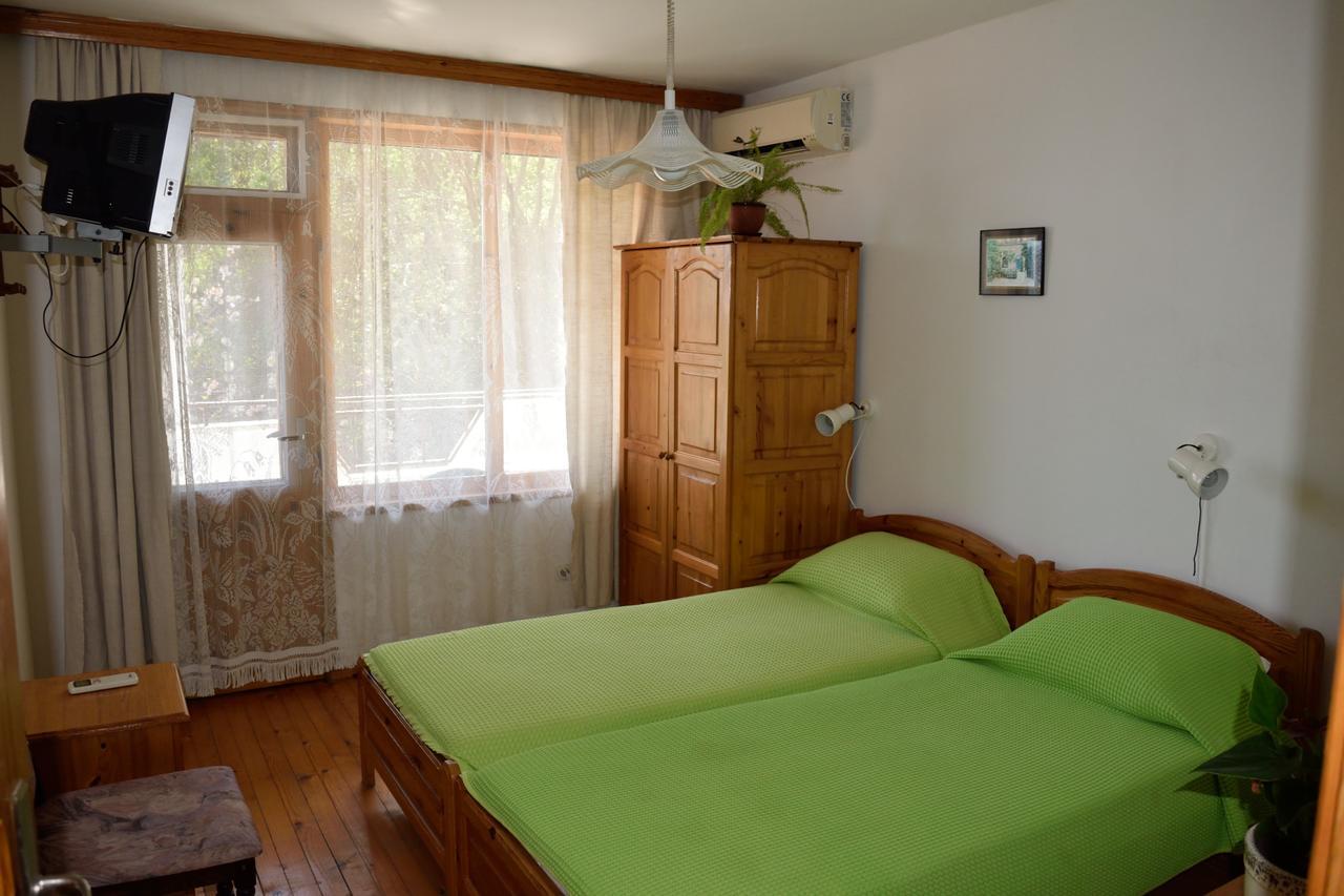 Guest House Villa Katty Balcic Exterior foto