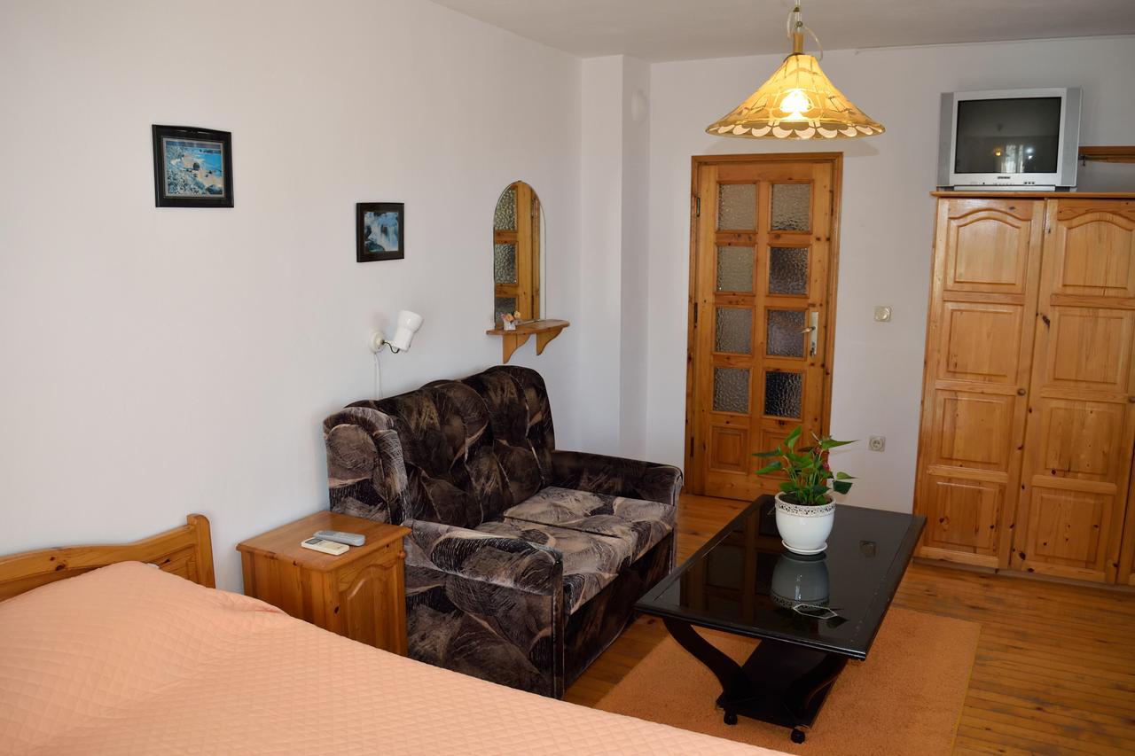 Guest House Villa Katty Balcic Exterior foto
