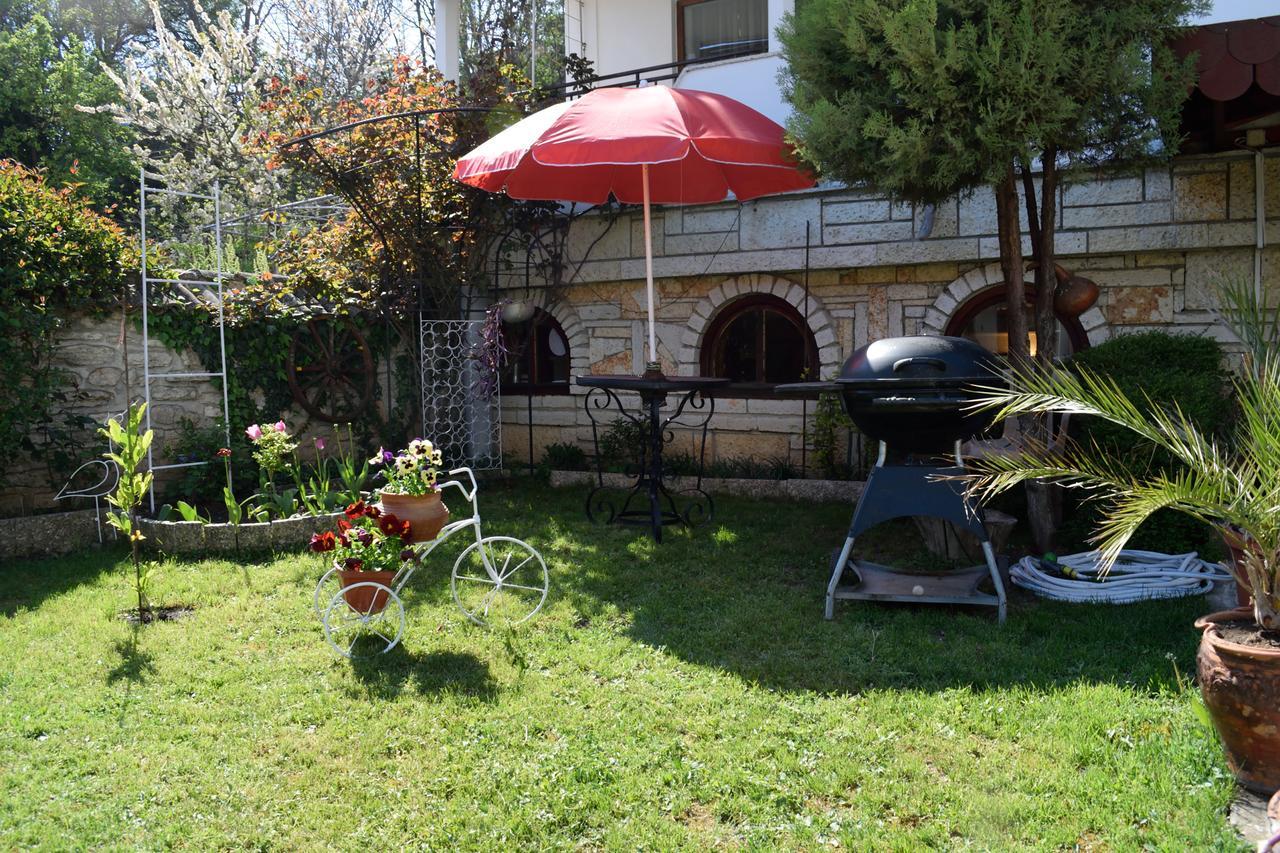 Guest House Villa Katty Balcic Exterior foto