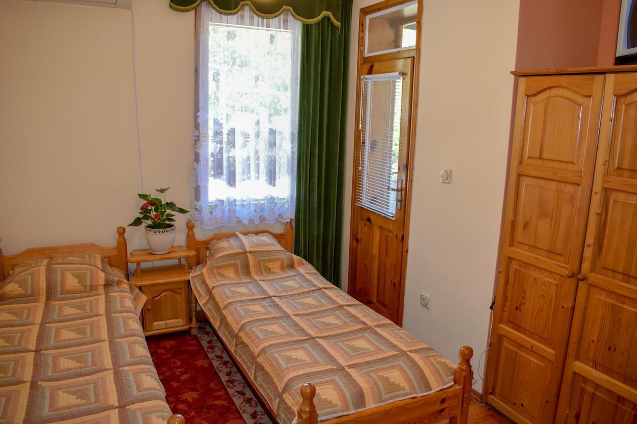 Guest House Villa Katty Balcic Exterior foto